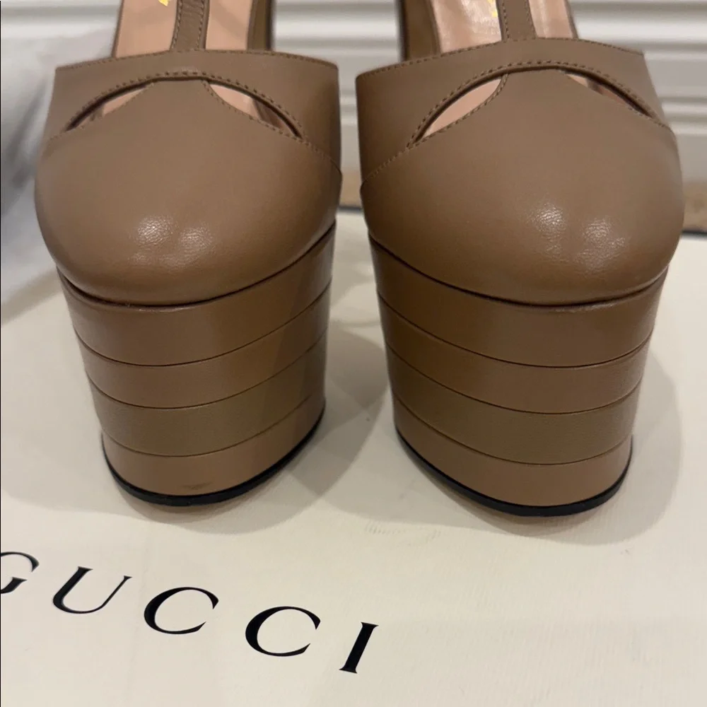 Gucci Taupe Leather Heels Size EU 37.5 Excellent Condition With Box